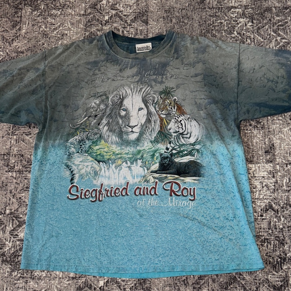Siegfried and Roy Vintage Ombre / Water design “The Secret Garden” short sleeve